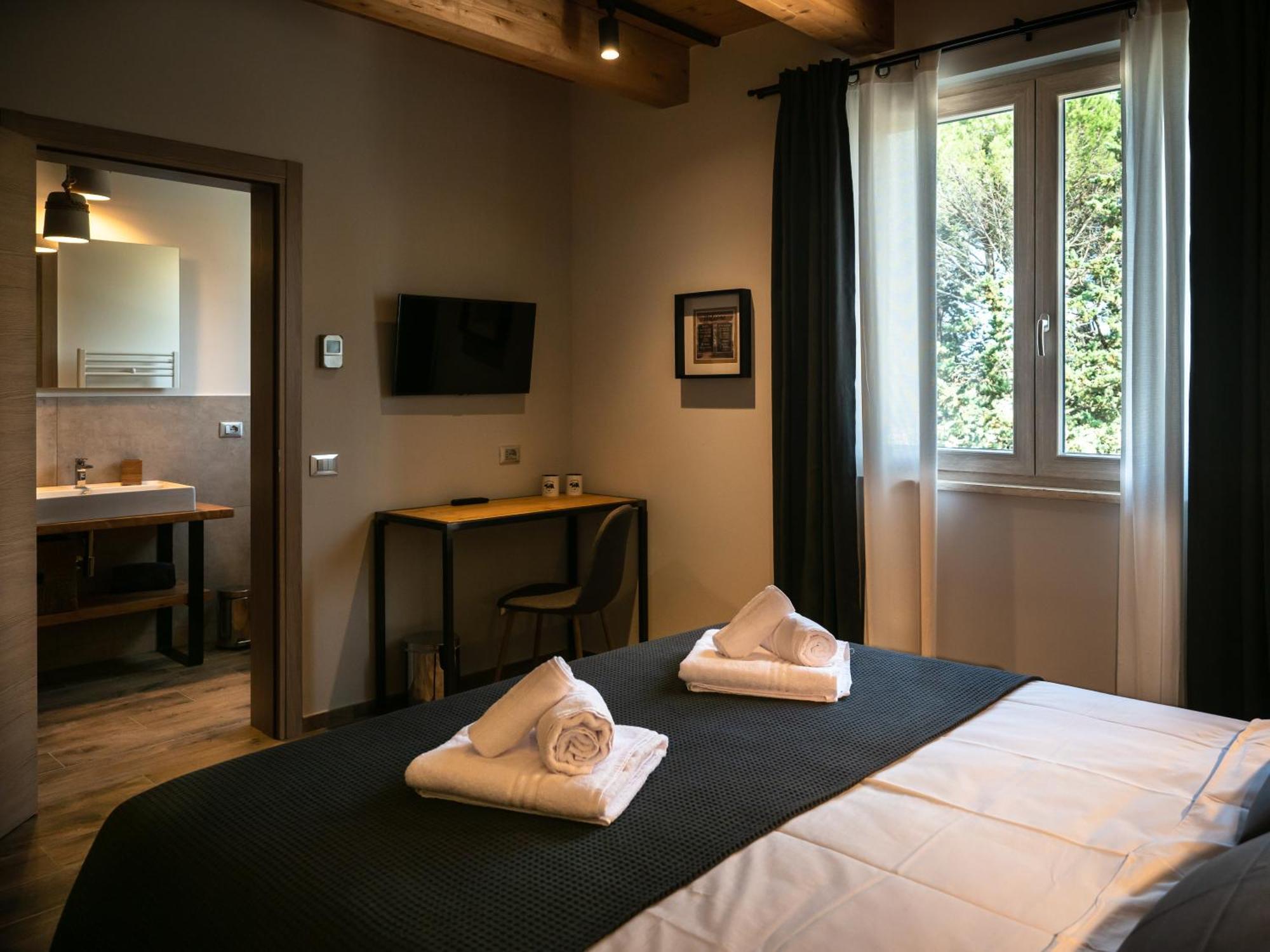 Hotel Sleep 'N' Ride Massa Marittima Exterior foto